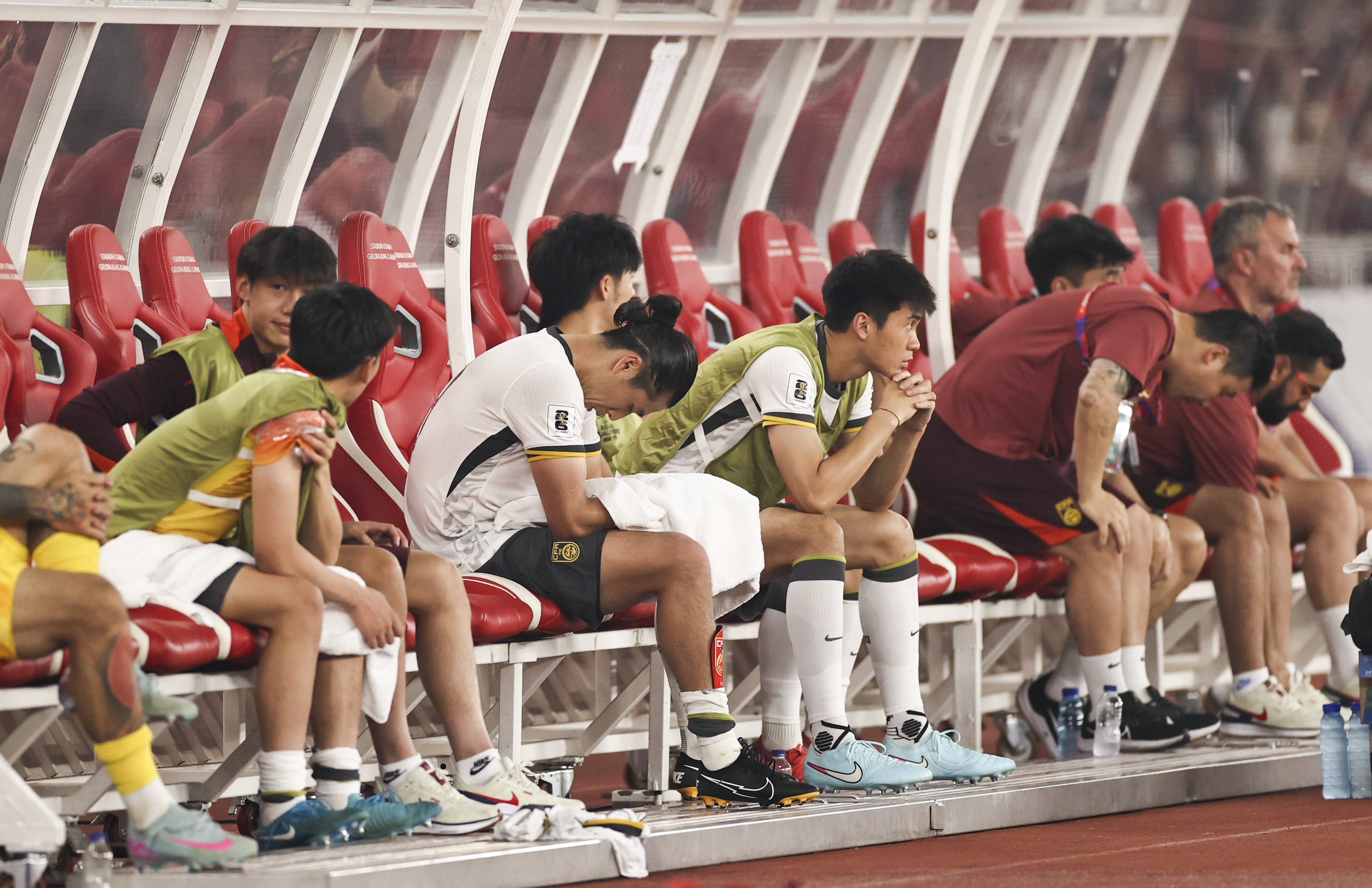 米乐官方网站-包含中超比赛掀起观赛热潮，足坛风云再起的词条