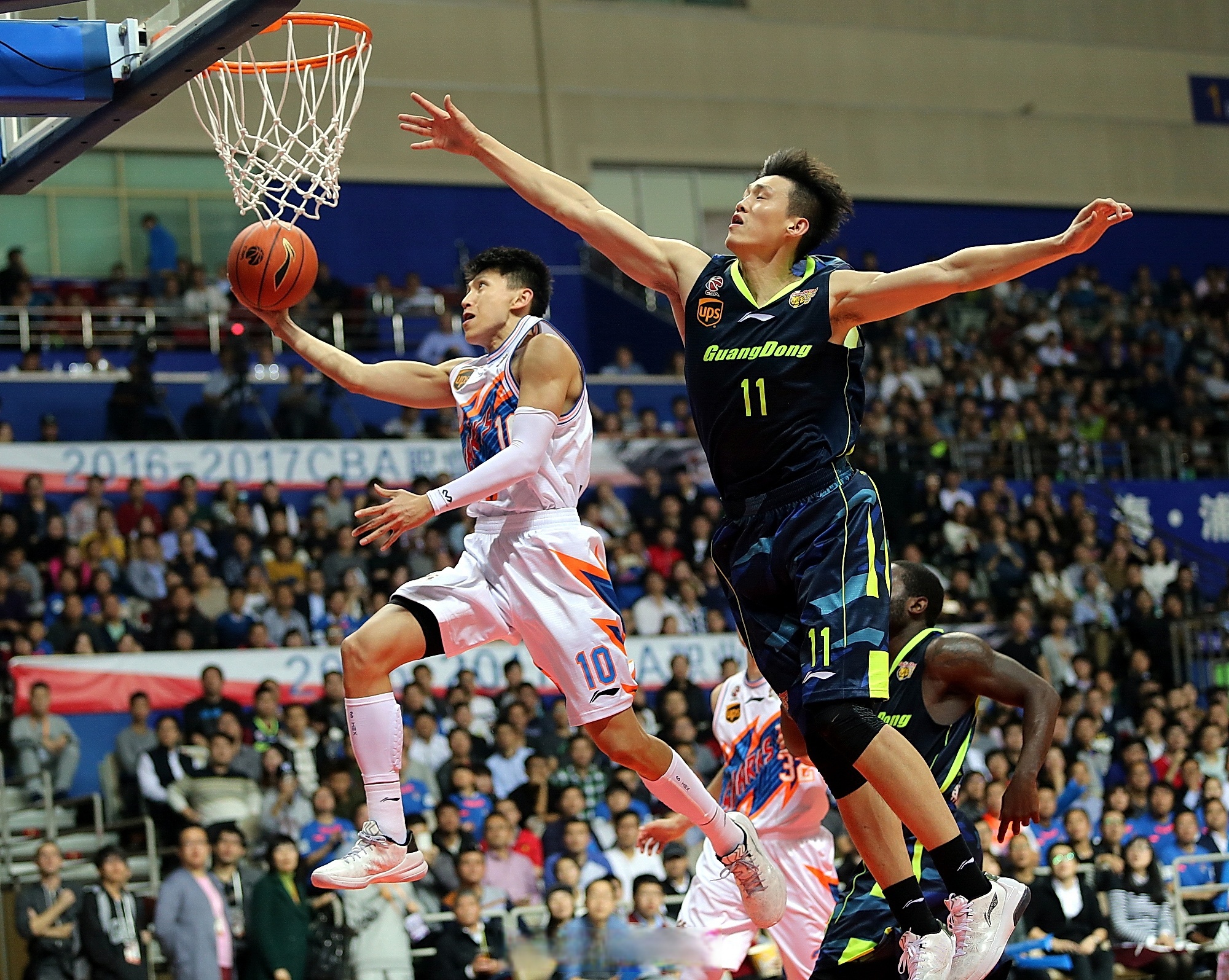 米乐mile-地方性篮球比赛掀起风潮，球队实力量杀的简单介绍